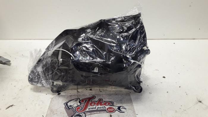 Rechter Koplamp van een Renault Clio II (BB/CB) 1.4 16V 2003