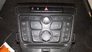 Begagnade Radiokontrollpanel Opel Zafira Tourer (P12) 2.0 CDTI 16V 165 Ecotec Pris på förfrågan erbjuds av Autodemontage Joko B.V.
