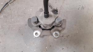 Begagnade Bakre bromsok, höger BMW 3 serie Touring (F31) 318d 2.0 16V Pris på förfrågan erbjuds av Autodemontage Joko B.V.