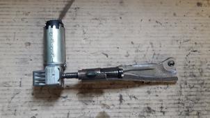 Gebruikte Stoelmotor Opel Insignia 2.0 CDTI 16V 130 Ecotec Prijs op aanvraag aangeboden door Autodemontage Joko B.V.