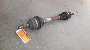 Begagnade Drivaxel, vänster fram Peugeot Partner Combispace 1.6 HDI 90 16V Pris på förfrågan erbjuds av Autodemontage Joko B.V.