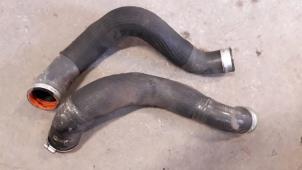 Begagnade Laddluftkylarslang Chrysler 300 C 3.0 CRD V6 24V Pris på förfrågan erbjuds av Autodemontage Joko B.V.