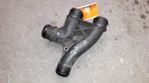 Begagnade Laddluftkylarrör Peugeot Partner (GC/GF/GG/GJ/GK) 1.6 HDI 90 Pris på förfrågan erbjuds av Autodemontage Joko B.V.