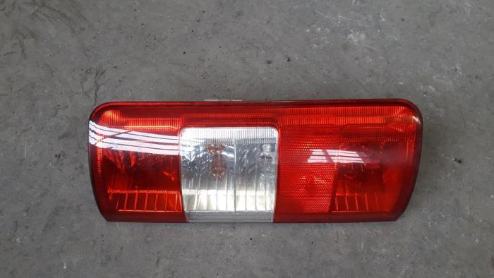 Achterlicht rechts van een Ford Transit Connect 1.8 TDCi 90 2006