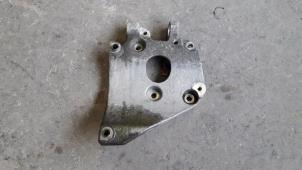 Begagnade Övre fäste, generator Ford Focus 3 1.6 TDCi 95 Pris på förfrågan erbjuds av Autodemontage Joko B.V.