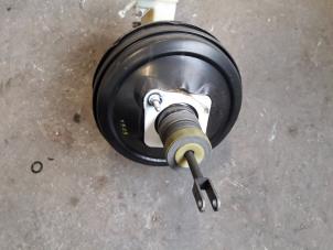 Begagnade Bromsservo Opel Signum (F48) 2.2 DGI 16V Pris på förfrågan erbjuds av Autodemontage Joko B.V.