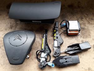 Gebruikte Module + Airbag Set Citroen C2 (JM) 1.4 Prijs op aanvraag aangeboden door Autodemontage Joko B.V.