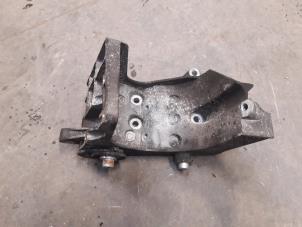 Gebruikte Dynamosteun boven Ford Ka I 1.6i SportKa Prijs op aanvraag aangeboden door Autodemontage Joko B.V.