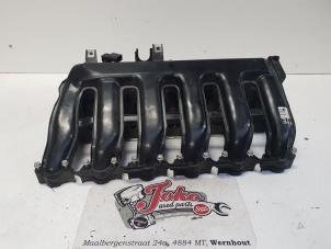 Begagnade Insugsrör BMW 5 serie Touring (E61) 525d 24V Pris på förfrågan erbjuds av Autodemontage Joko B.V.