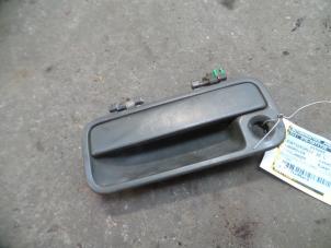 Gebruikte Portiergreep 2Deurs links Landrover Freelander Hard Top 2.0 di Prijs op aanvraag aangeboden door Autodemontage Joko B.V.