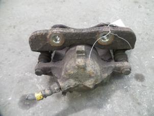 Begagnade Främre bromsok, höger Citroen Xsara Picasso (CH) 1.8 16V Pris på förfrågan erbjuds av Autodemontage Joko B.V.