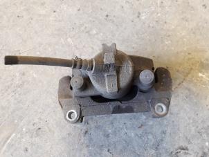 Gebruikte Remklauw (Tang) links-voor Renault Scénic II (JM) 1.5 dCi 105 Prijs op aanvraag aangeboden door Autodemontage Joko B.V.