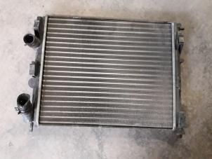 Begagnade Kylare Renault Clio II (BB/CB) 1.2 16V Pris på förfrågan erbjuds av Autodemontage Joko B.V.