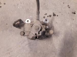 Begagnade Bakre bromsok, höger Mini Mini Open (R57) 1.6 Cooper D 16V Pris på förfrågan erbjuds av Autodemontage Joko B.V.