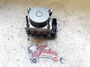 Begagnade ABS-pump Renault Clio III (BR/CR) 1.2 16V 75 Pris på förfrågan erbjuds av Autodemontage Joko B.V.