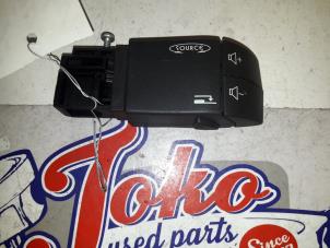 Begagnade Rattmonterad radiostyrning Renault Laguna II Grandtour (KG) 1.9 dCi 115 Pris på förfrågan erbjuds av Autodemontage Joko B.V.