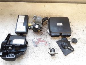 Używane Zestaw wkladek zamka (kompletny) Smart Forfour (454) 1.5 16V Cena na żądanie oferowane przez Autodemontage Joko B.V.