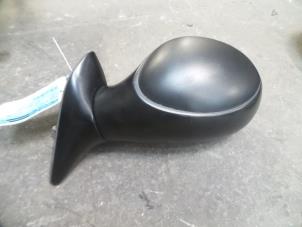 Begagnade Skärmspegel, vänster Citroen Xsara Picasso (CH) 1.8 16V Pris på förfrågan erbjuds av Autodemontage Joko B.V.