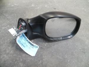 Begagnade Skärmspegel, höger Citroen Xsara Picasso (CH) 1.8 16V Pris på förfrågan erbjuds av Autodemontage Joko B.V.