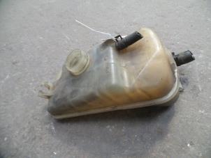 Begagnade Expansionskärl Citroen Xsara Picasso (CH) 1.8 16V Pris på förfrågan erbjuds av Autodemontage Joko B.V.