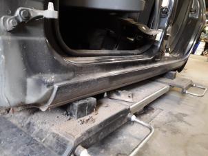 Begagnade Tröskel, vänster Ford Focus 2 1.6 TDCi 16V 90 Pris på förfrågan erbjuds av Autodemontage Joko B.V.