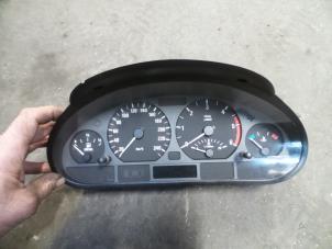 Begagnade Instrumentpanel BMW 3 serie Compact (E46/5) 320td 16V Pris på förfrågan erbjuds av Autodemontage Joko B.V.