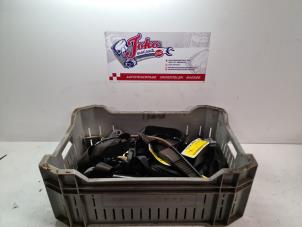 Begagnade Främre säkerhetsbälte, vänster Opel Calibra 2.0i Pris på förfrågan erbjuds av Autodemontage Joko B.V.