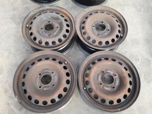 Begagnade Hjuluppsättning Mitsubishi Space Star (DG) 1.8 16V GDI Pris på förfrågan erbjuds av Autodemontage Joko B.V.