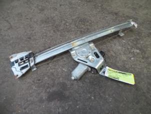 Gebruikte Ruitmechaniek 4Deurs links-voor Mitsubishi Pajero Hardtop (V6/7) 3.2 DI-D 16V Long Prijs op aanvraag aangeboden door Autodemontage Joko B.V.