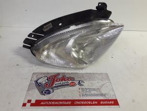Begagnade Strålkastare, höger Citroen Xsara Picasso (CH) 1.8 16V Pris på förfrågan erbjuds av Autodemontage Joko B.V.