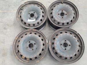 Gebruikte Velgen set Fiat Punto III (199) 1.4 Natural Power Prijs op aanvraag aangeboden door Autodemontage Joko B.V.