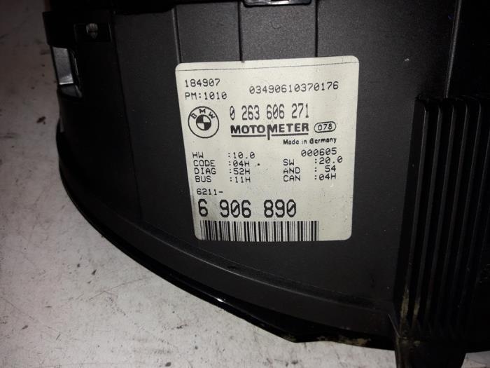 Instrumentpanel från en BMW 3 serie (E46/4) 318d 16V 2002