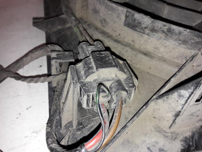 Kylfläkt från en BMW 3 serie (E46/4) 318d 16V 2002