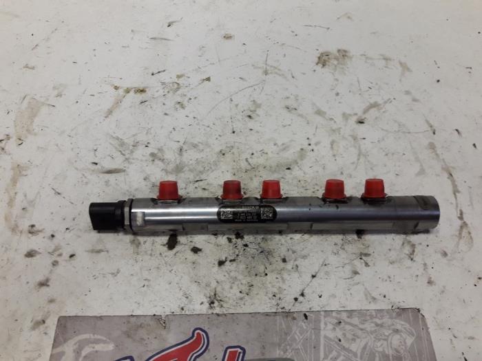 Bränsleinsprutningsmunstycke från en MINI Mini Open (R57) 1.6 Cooper D 16V 2011