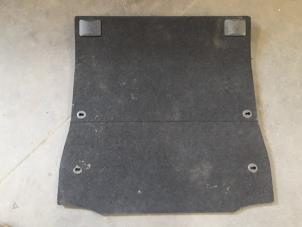 Używane Mata bagaznika BMW 1 serie (E87/87N) 116i 2.0 16V Cena na żądanie oferowane przez Autodemontage Joko B.V.