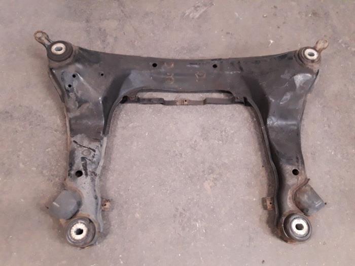 Subframe van een Audi A4 Avant (B7) 2.0 TDI 16V 2007