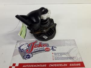 Begagnade Lyftmekanism, reservhjul Renault Clio III (BR/CR) 1.4 16V Pris på förfrågan erbjuds av Autodemontage Joko B.V.