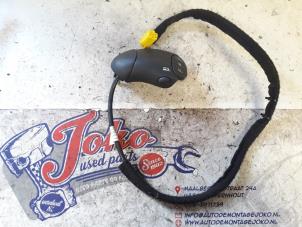 Begagnade Rattmonterad radiostyrning Dacia Duster (HS) 1.6 16V Pris på förfrågan erbjuds av Autodemontage Joko B.V.