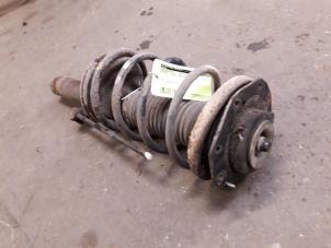 Begagnade Stötdämparstång, vänster fram Citroen Xsara Picasso (CH) 2.0 16V Pris på förfrågan erbjuds av Autodemontage Joko B.V.