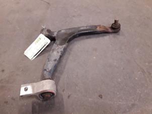 Begagnade Främre undre gaffelben, höger Citroen Xsara Picasso (CH) 2.0 16V Pris på förfrågan erbjuds av Autodemontage Joko B.V.