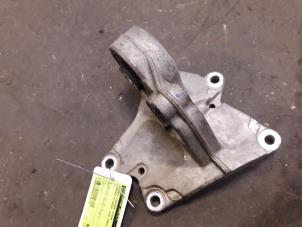 Begagnade Fäste, växellåda Citroen Xsara Picasso (CH) 2.0 16V Pris på förfrågan erbjuds av Autodemontage Joko B.V.