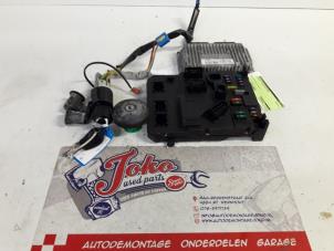 Begagnade Cylinderlåsuppsättning (komplett) Citroen Xsara Picasso (CH) 2.0 16V Pris på förfrågan erbjuds av Autodemontage Joko B.V.