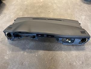 Begagnade Instrumentbräda Toyota Auris (E18) 1.8 16V Hybrid Pris på förfrågan erbjuds av Autodemontage Joko B.V.
