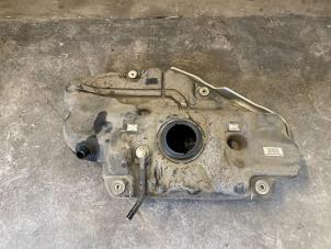 Gebruikte Tank Toyota Auris (E18) 1.8 16V Hybrid Prijs op aanvraag aangeboden door Autodemontage Joko B.V.