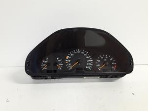 Begagnade Instrumentpanel Mercedes C Combi (S202) 1.8 C180T 16V Pris på förfrågan erbjuds av Autodemontage Joko B.V.