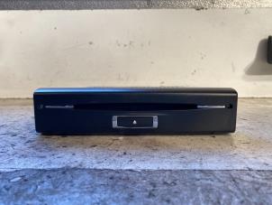 Begagnade CD-spelare Peugeot 208 I (CA/CC/CK/CL) 1.4 HDi Pris på förfrågan erbjuds av Autodemontage Joko B.V.