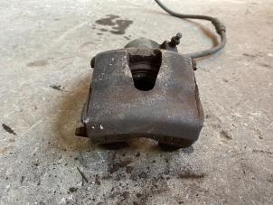 Begagnade Främre bromsok, vänster Skoda Octavia Combi (1Z5) 1.6 MPI Pris på förfrågan erbjuds av Autodemontage Joko B.V.