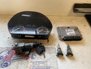 Begagnade Instrumentpanel Skoda Fabia (6Y2) 1.4i 16V Pris på förfrågan erbjuds av Autodemontage Joko B.V.