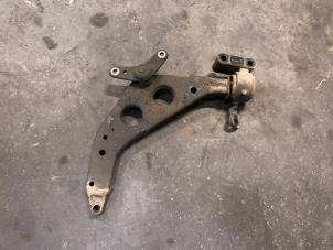 Gebruikte Draagarm onder links-voor BMW Mini One/Cooper (R50) 1.6 16V One Prijs op aanvraag aangeboden door Autodemontage Joko B.V.
