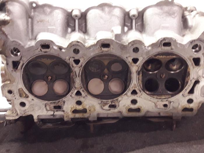 Culasse d'un Jaguar XF (CC9) 3.0 V6 24V 2008